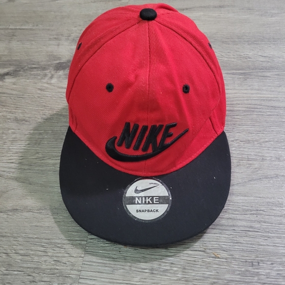 nike true snapback